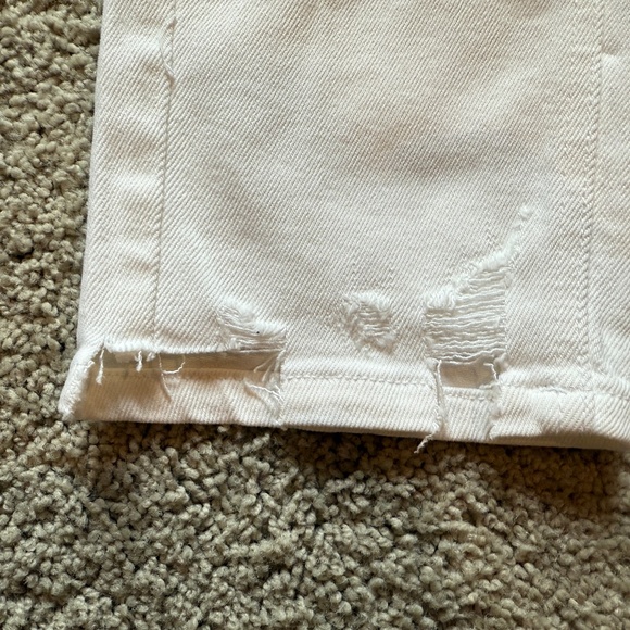 NWOT Ran Can Distressed Jeans - Picture 2 of 9